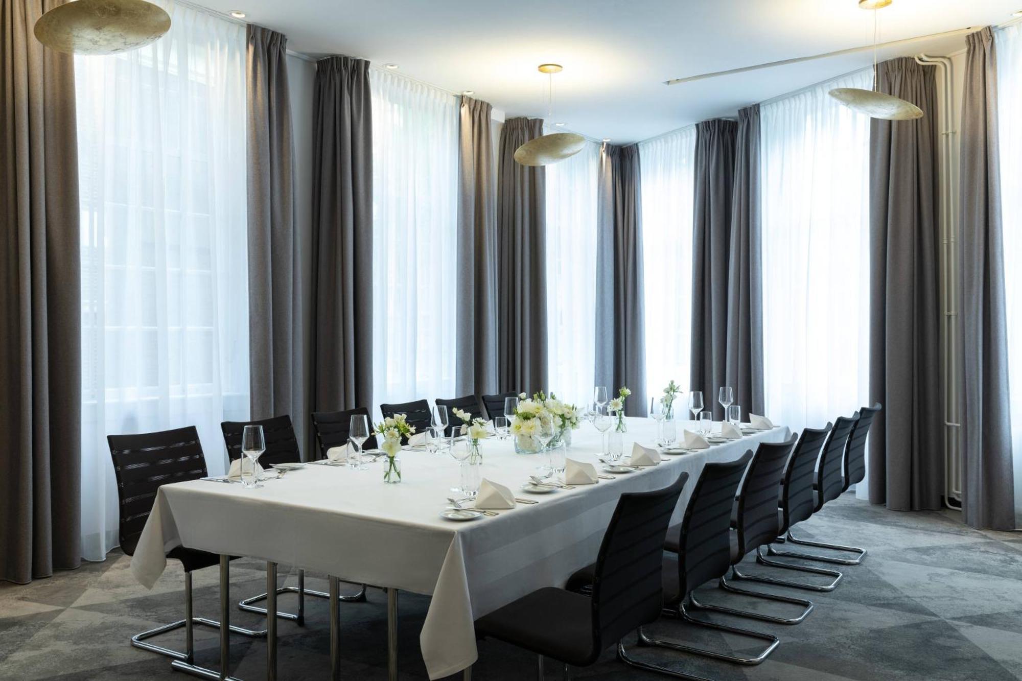 Renaissance Amsterdam Hotel Exterior foto The boardroom at the London Stock Exchange